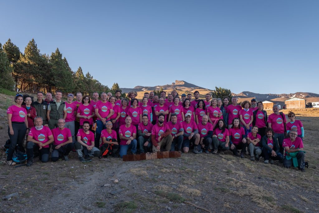 Foto de grupo de los participantes en las V Jornadas Lagunas de Sierra Nevada. Foto Andrés Ureña.